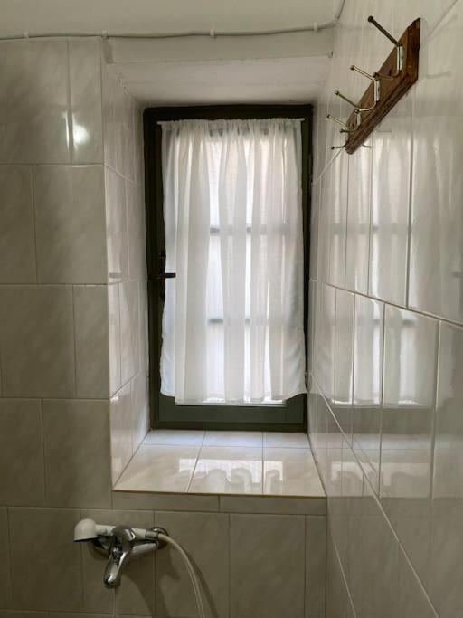 Feidiou 1, Vol I Apartment Aegina Bagian luar foto