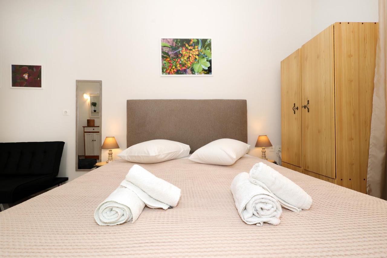 Feidiou 1, Vol I Apartment Aegina Bagian luar foto